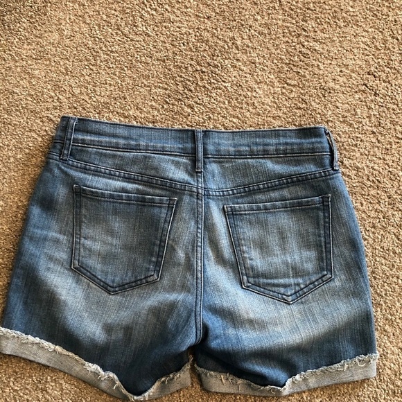 Old Navy “ THE SWEETHEART “ shorts, size 2 - Picture 9 of 11